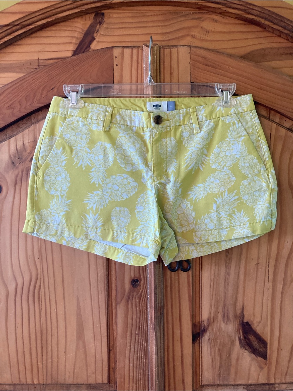 Women's Old Navy yellow green pineapple cute shorts size 8